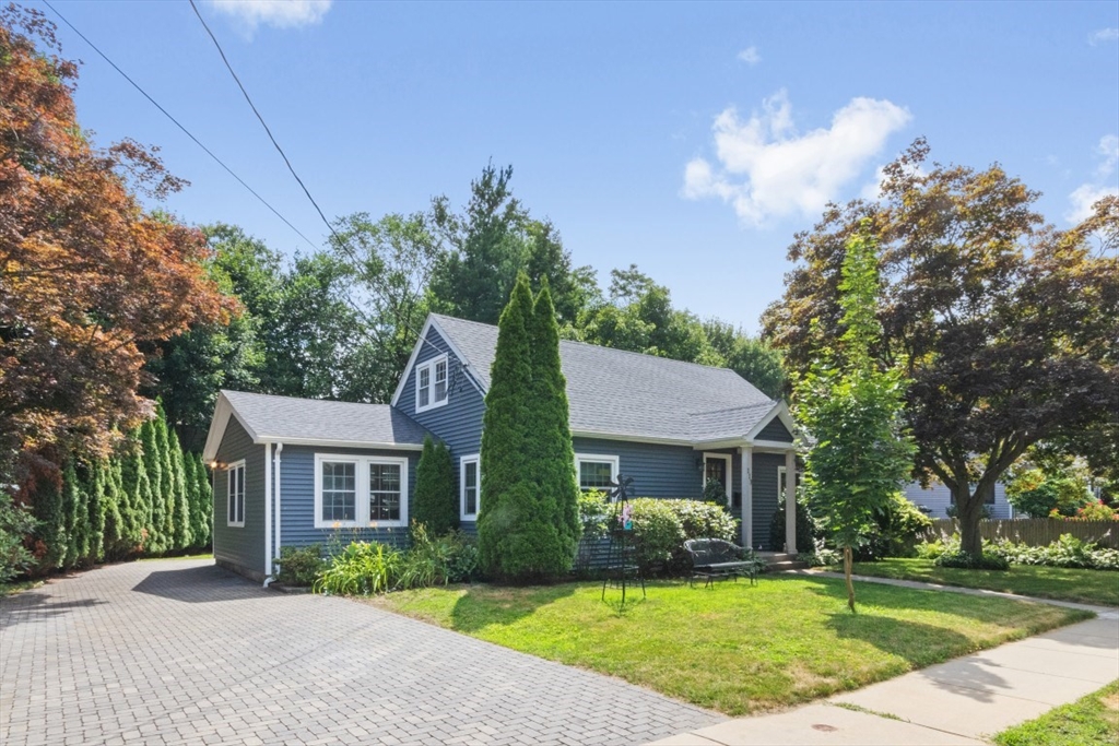 113 Farnum Rd