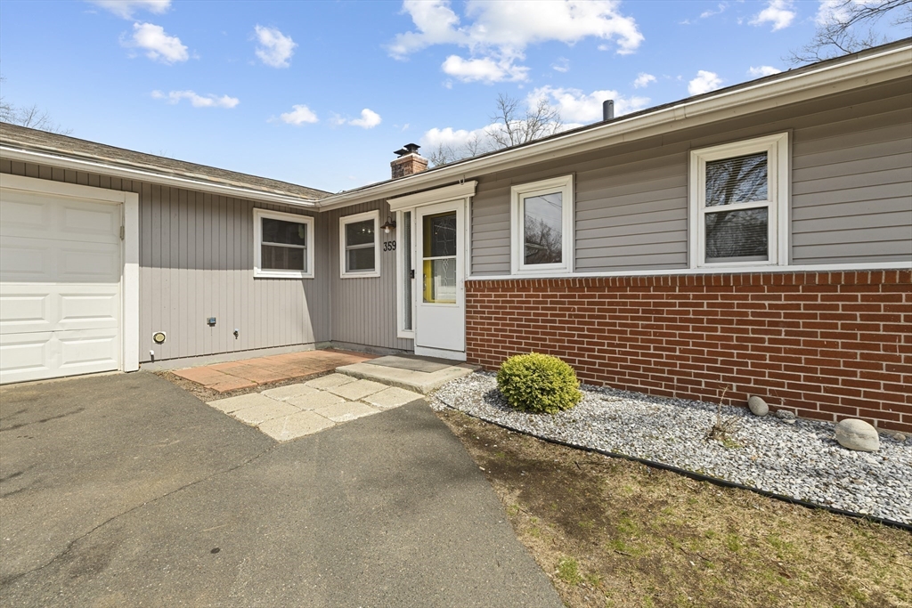 359 Granby Rd