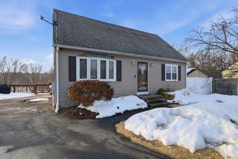 Photo of 30 W Hill Road, Springfield, MA 01109 (MLS # 73479304)