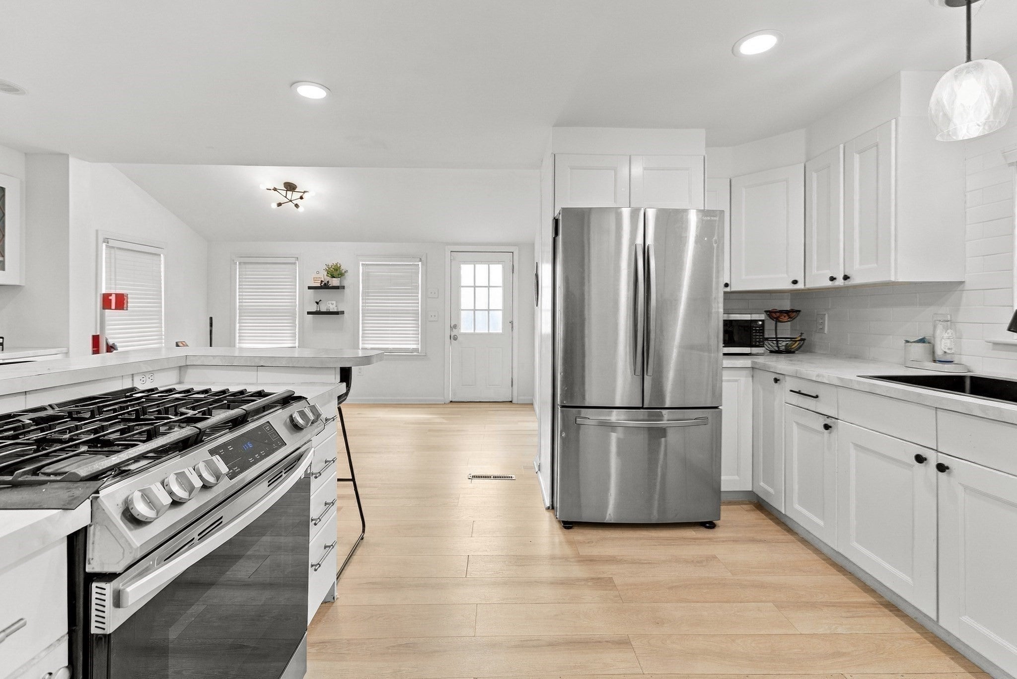 861 Pleasant St, Attleboro, MA, 861 Pleasant St, Attleboro, MA Photo #4