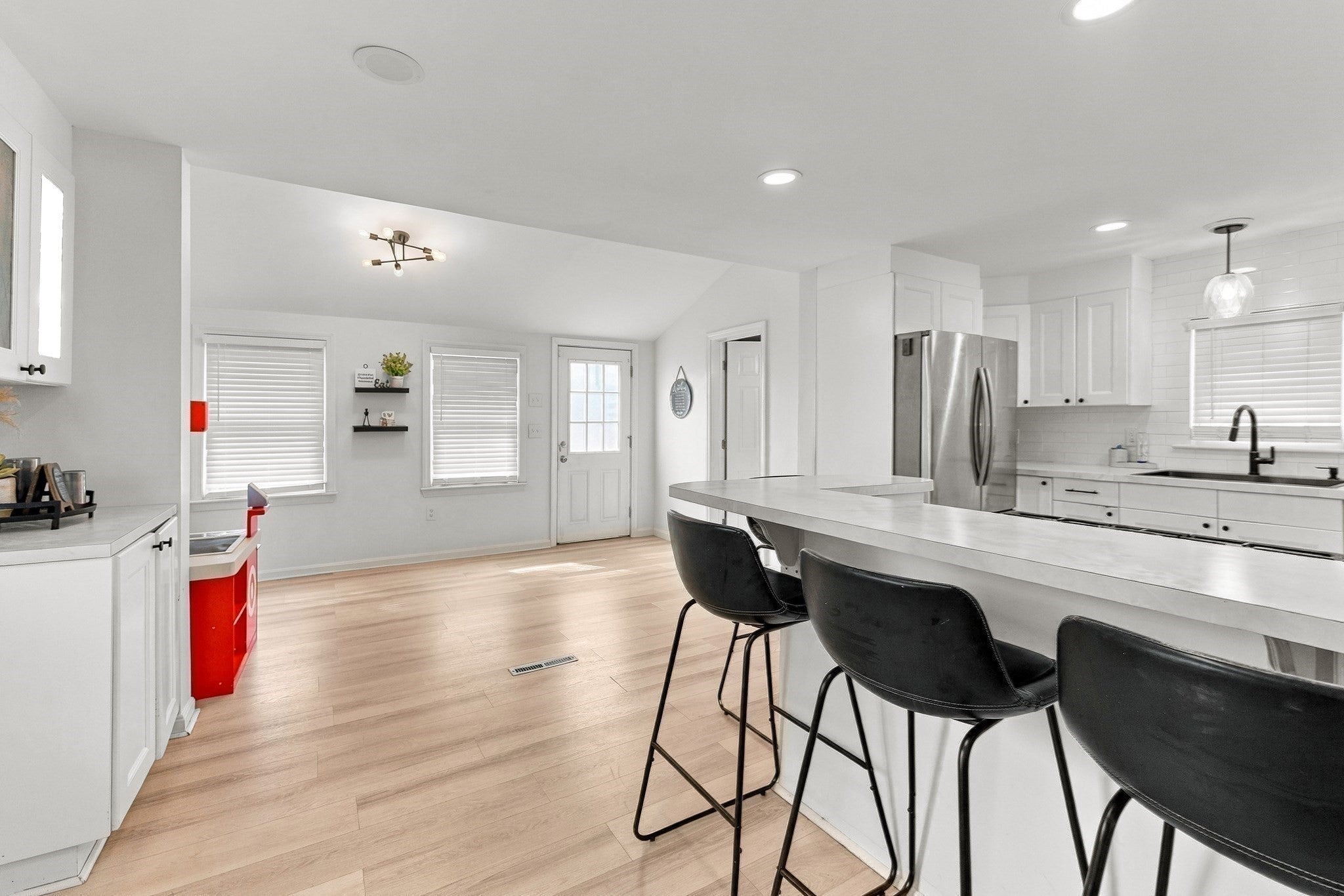 861 Pleasant St, Attleboro, MA, 861 Pleasant St, Attleboro, MA Photo #9