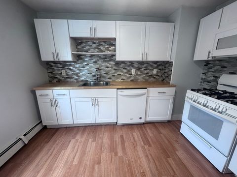 116-118 Lawrence St 1Rear Clinton MA 01510