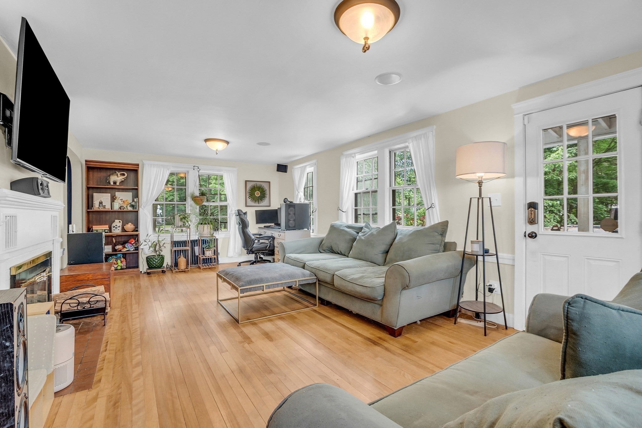 20 Pleasant St, Lunenburg, MA, 20 Pleasant St, Lunenburg, MA Photo #11