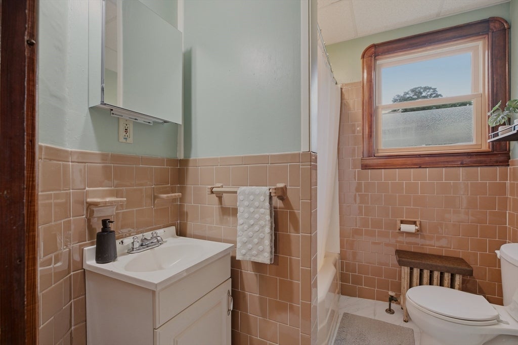 22 South Avenue, Tiverton, RI Photo #25