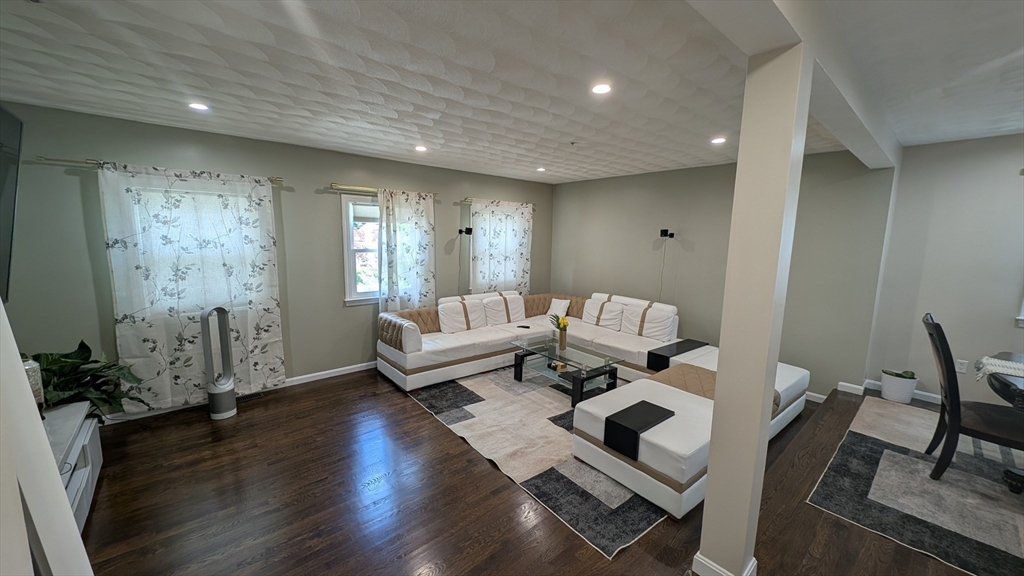 20 Winterberry Way
