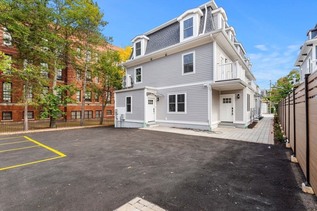 59 Perrin St #3, Boston, MA Photo #21