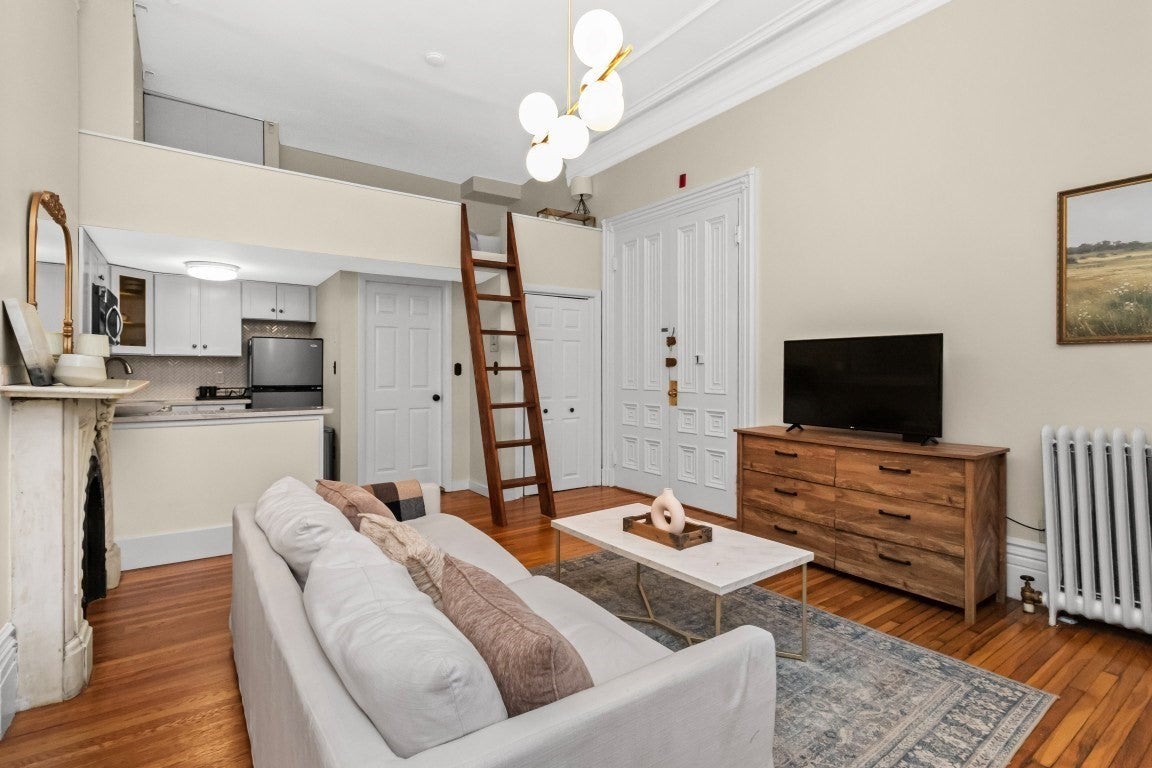 656 Tremont St 2