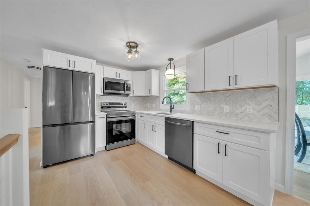 38 Sunset Ave