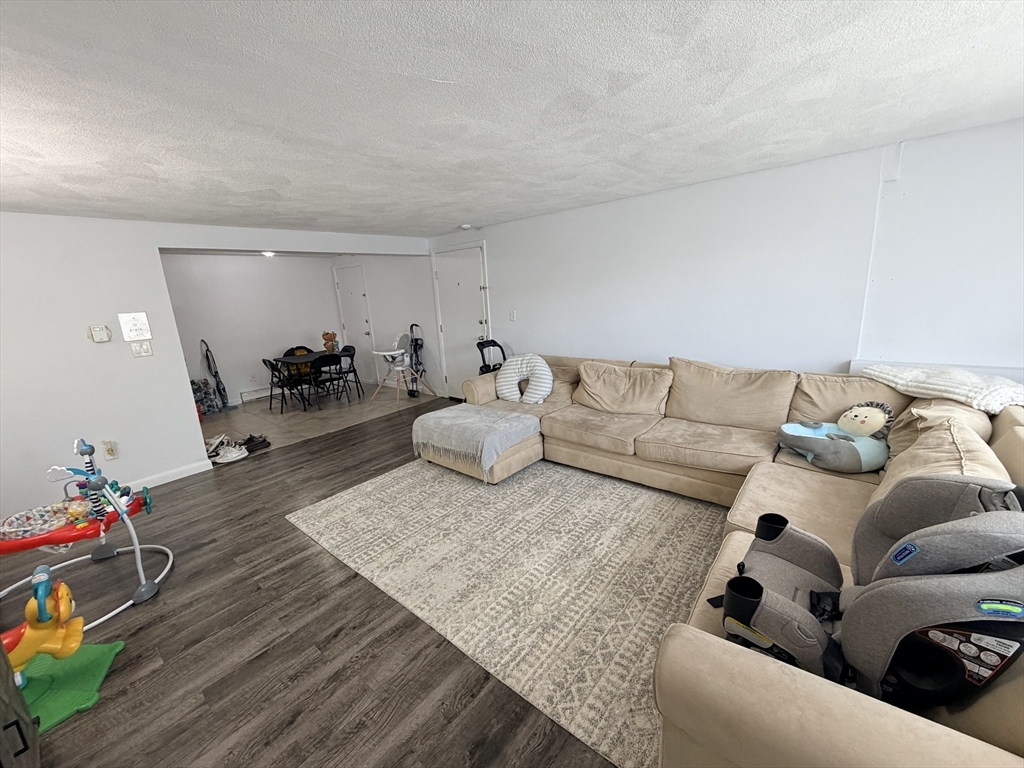 261 Boston Post Rd E Rd #3, Marlborough, MA, 261 Boston Post Rd E Rd #3, Marlborough, MA Photo #4