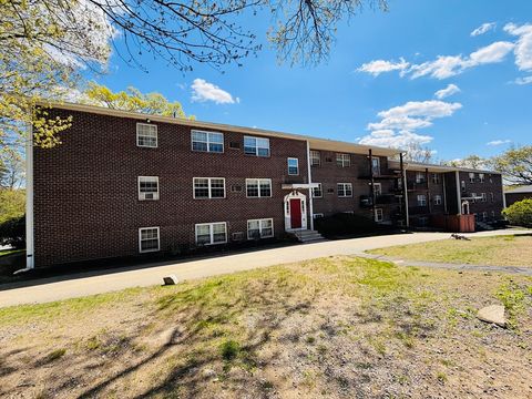 Photo of 261 Boston Post Rd E Rd #3, Marlborough, MA 01752 (MLS # 73515604)