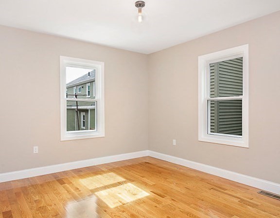 Medford, Massachusetts 02155, United States, 4 Bedrooms Bedrooms, ,2 BathroomsBathrooms,Residential,Active,193995