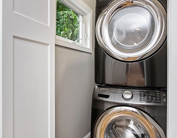 Medford, Massachusetts 02155, United States, 4 Bedrooms Bedrooms, ,2 BathroomsBathrooms,Residential,Active,193995