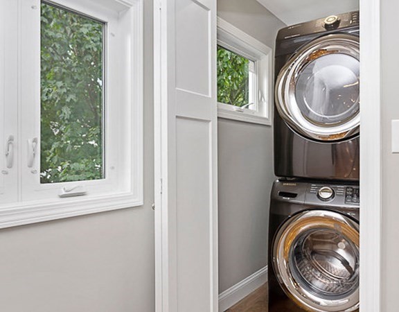 Medford, Massachusetts 02155, United States, 4 Bedrooms Bedrooms, ,2 BathroomsBathrooms,Residential,Active,193995