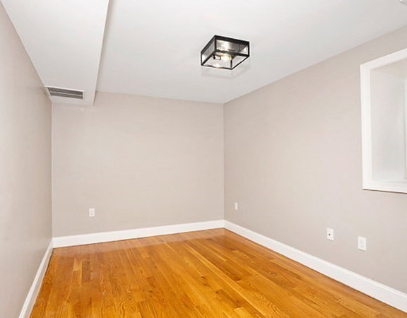 Medford, Massachusetts 02155, United States, 4 Bedrooms Bedrooms, ,2 BathroomsBathrooms,Residential,Active,193995