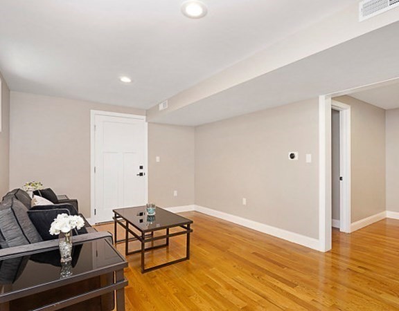 Medford, Massachusetts 02155, United States, 4 Bedrooms Bedrooms, ,2 BathroomsBathrooms,Residential,Active,193995