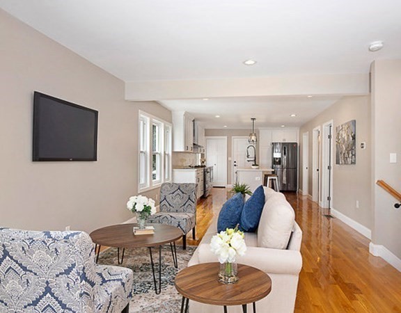 Medford, Massachusetts 02155, United States, 4 Bedrooms Bedrooms, ,2 BathroomsBathrooms,Residential,Active,193995