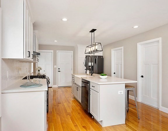 Medford, Massachusetts 02155, United States, 4 Bedrooms Bedrooms, ,2 BathroomsBathrooms,Residential,Active,193995