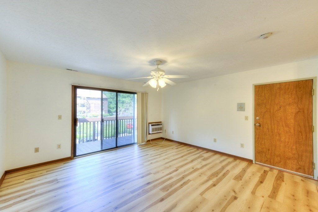 340 Sunderland Rd 23