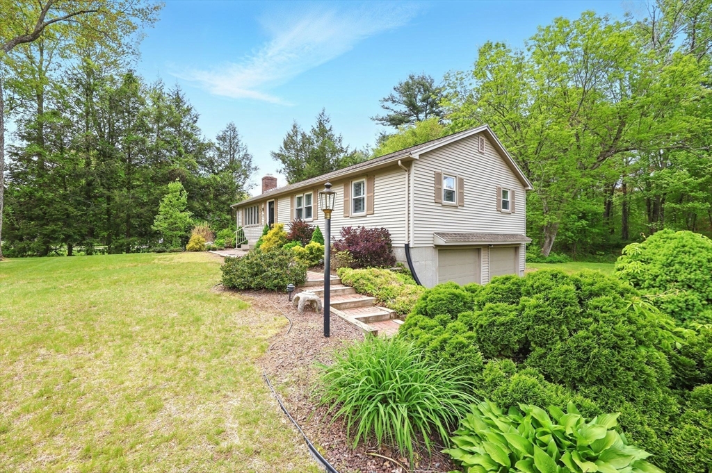 90 Colony Dr