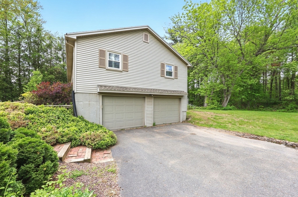90 Colony Dr