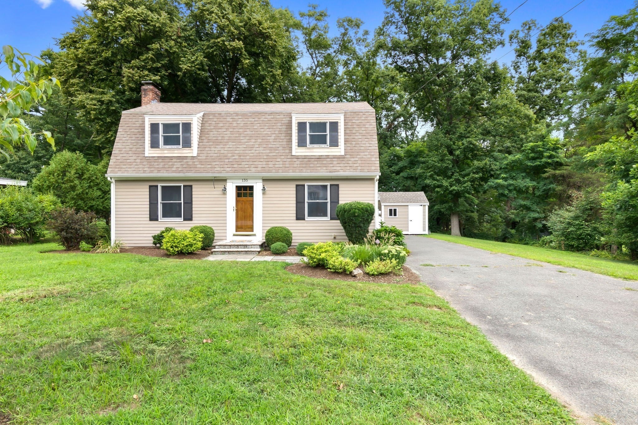 135 Linebrook Rd