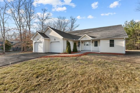 26 Wayne Ave Oxford MA 01540