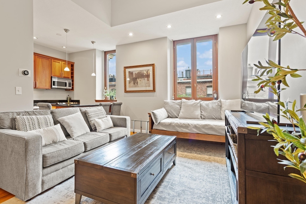 61 Prince St. 4F