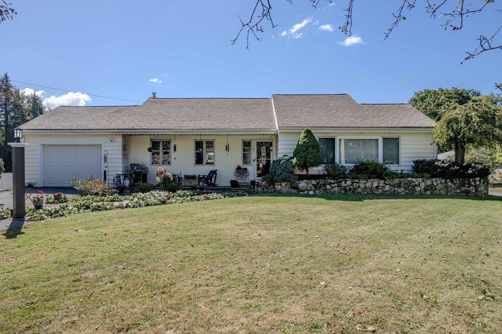 Photo of 281 Village Street, Medway, MA