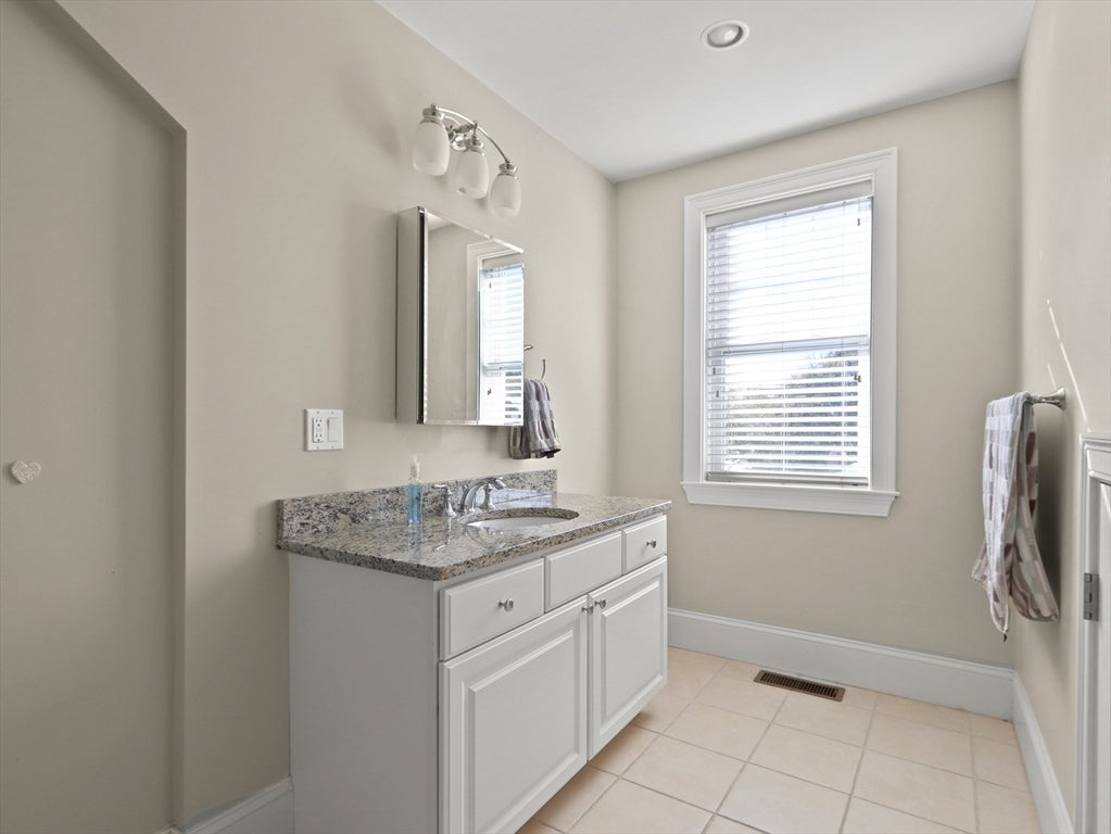 105-107 North St #105, Newton, MA Photo #22