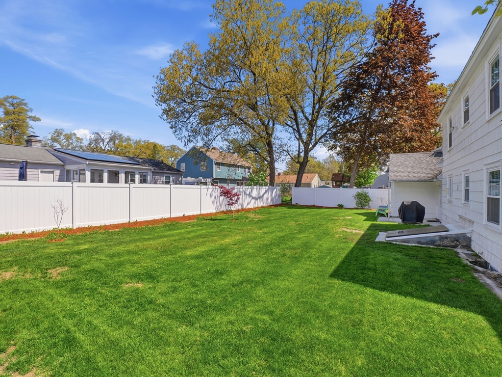14 Delwood Rd, Chelmsford, MA Photo #38