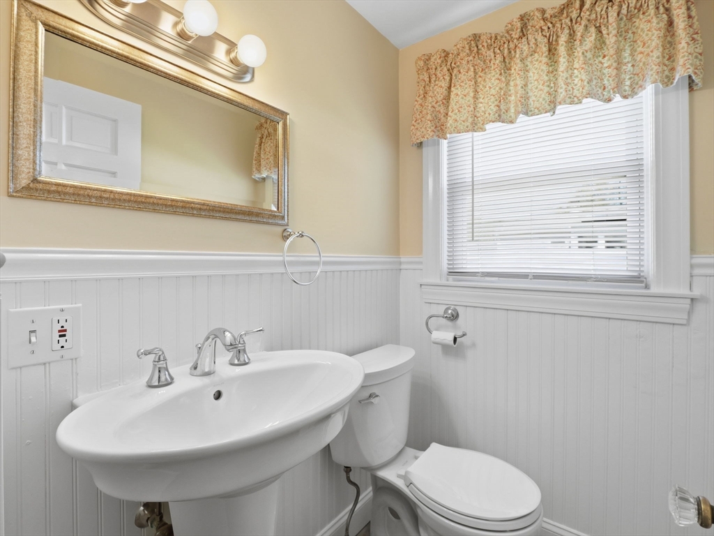 14 Delwood Rd, Chelmsford, MA Photo #19
