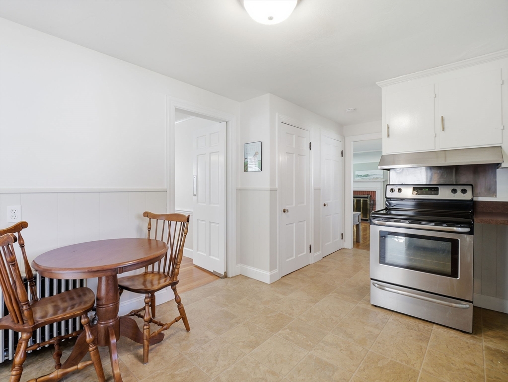 14 Delwood Rd, Chelmsford, MA Photo #9