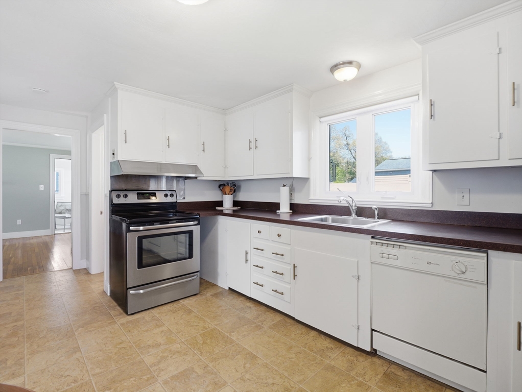 14 Delwood Rd, Chelmsford, MA Photo #8