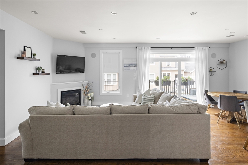 6 Ashland St 2