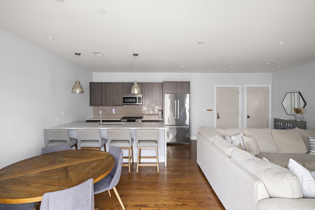 6 Ashland St 2