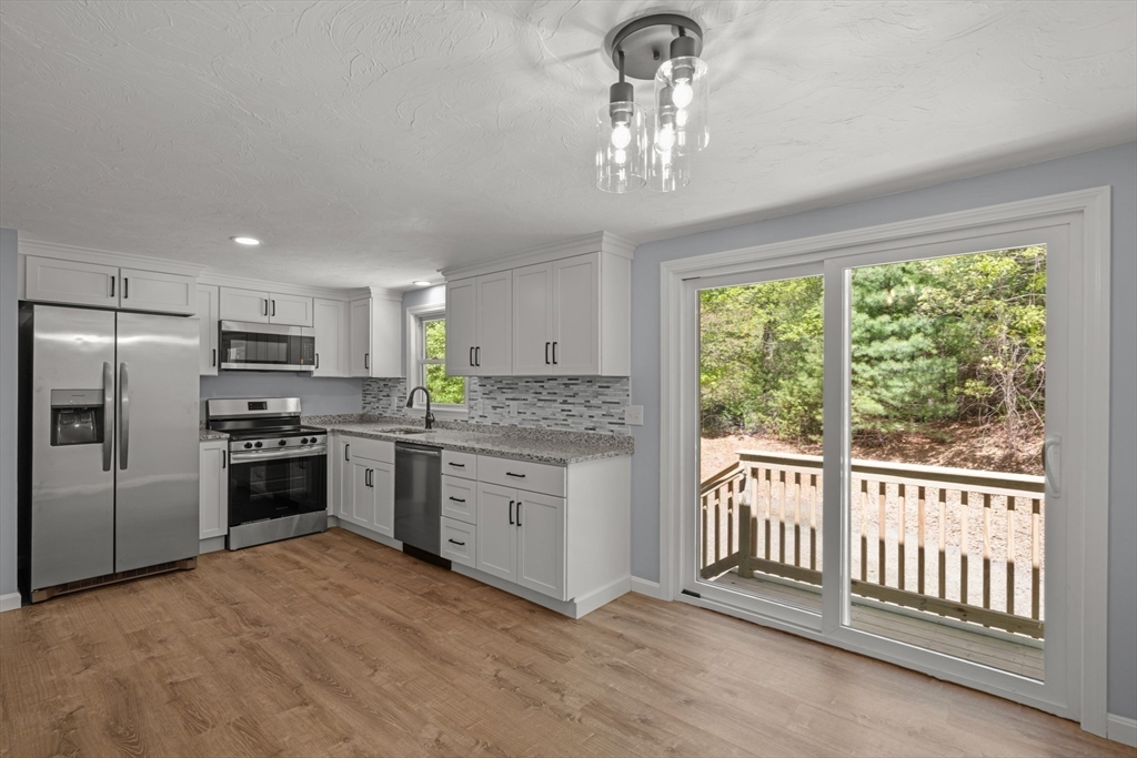 169 Hedges Pond Rd