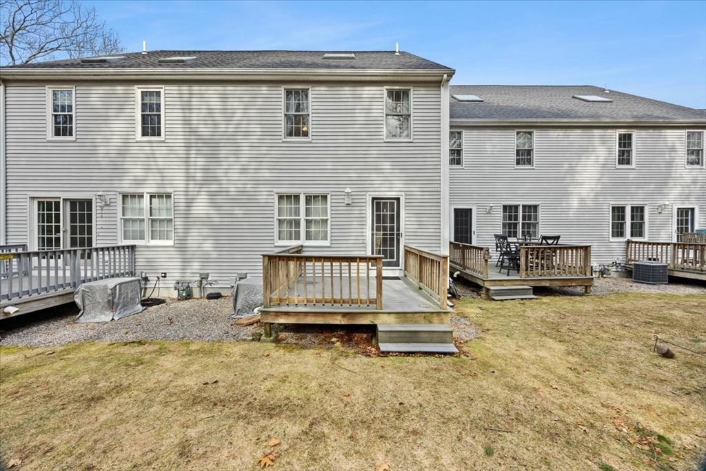 10 Waltham Dr 10