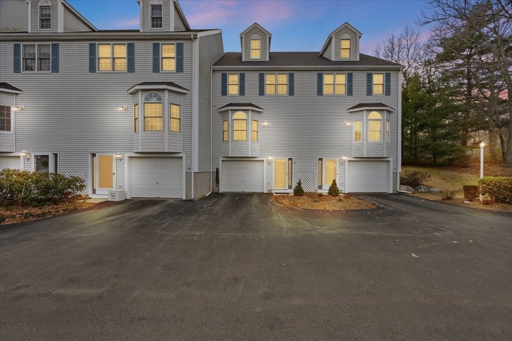 10 Waltham Dr 10