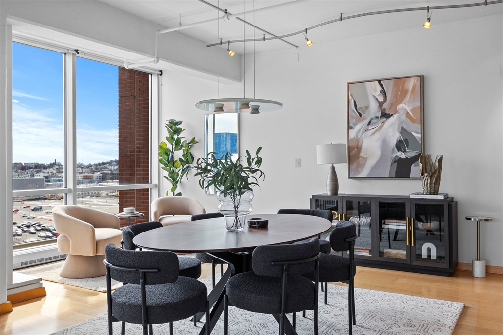 25 Channel Center St 1102