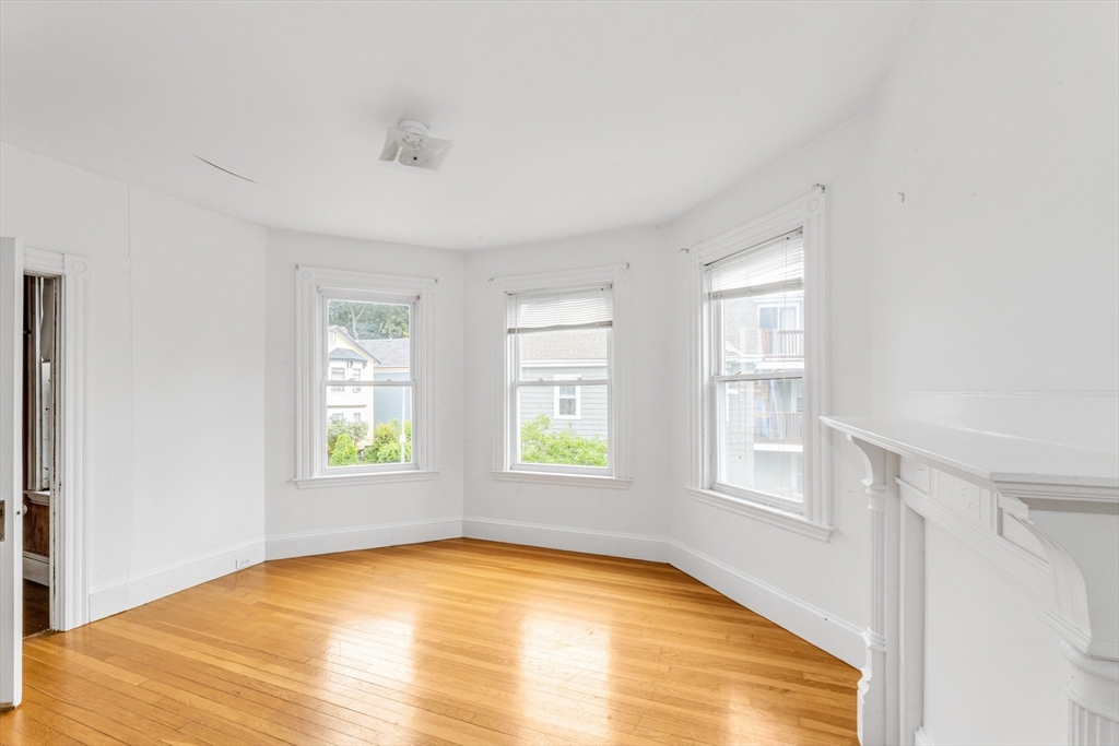 27-29 Ballard St