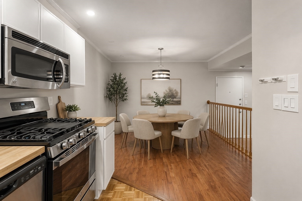 1216 Vfw Pkwy 40