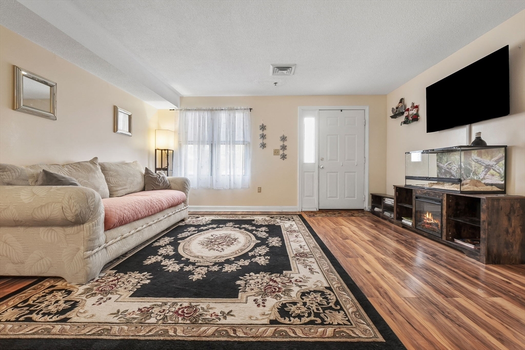 33 Maplewood Avenue 16