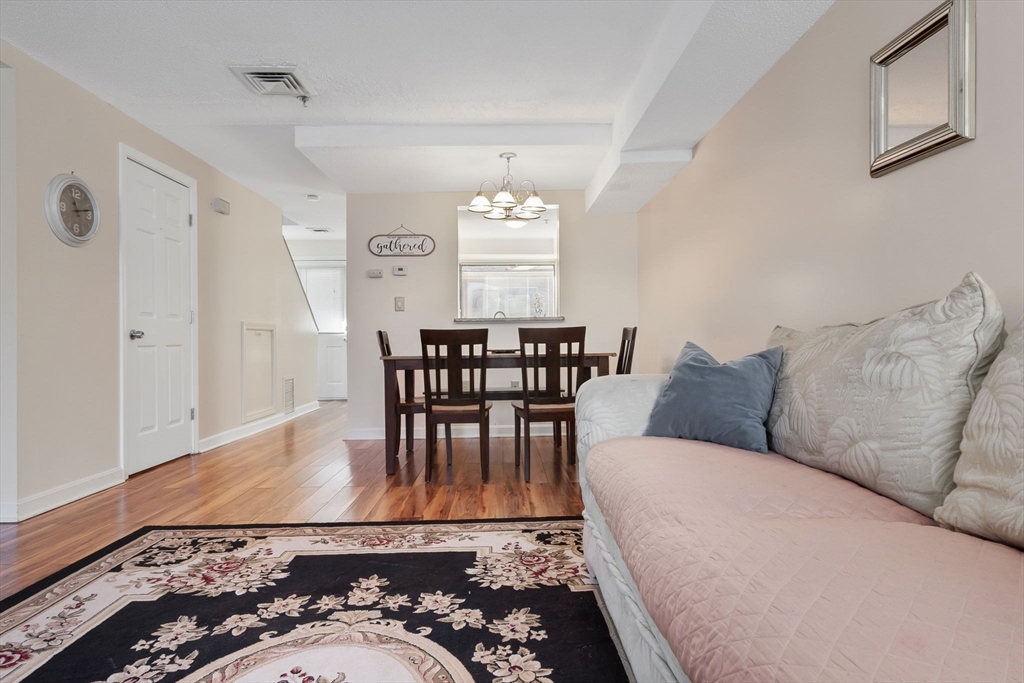 33 Maplewood Avenue 16