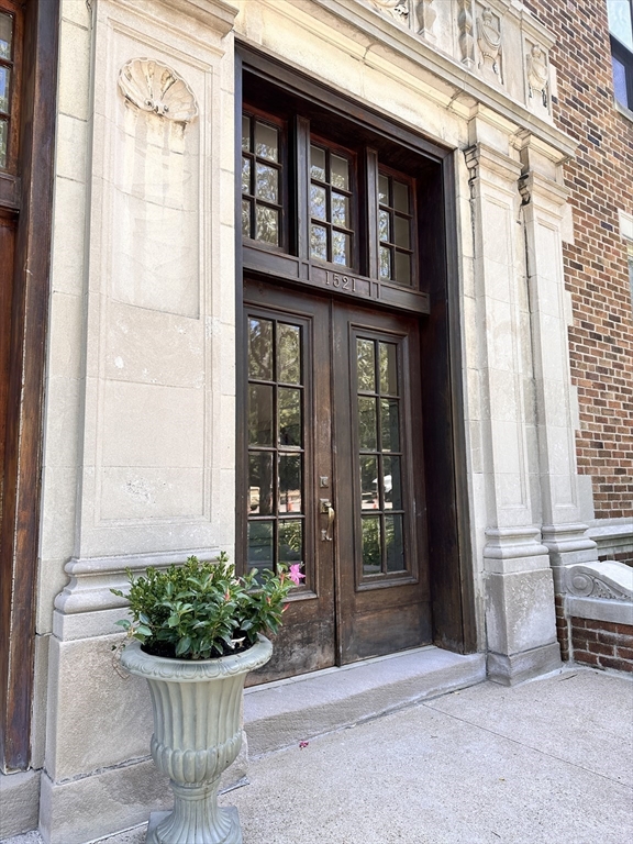 1521 Beacon St 1