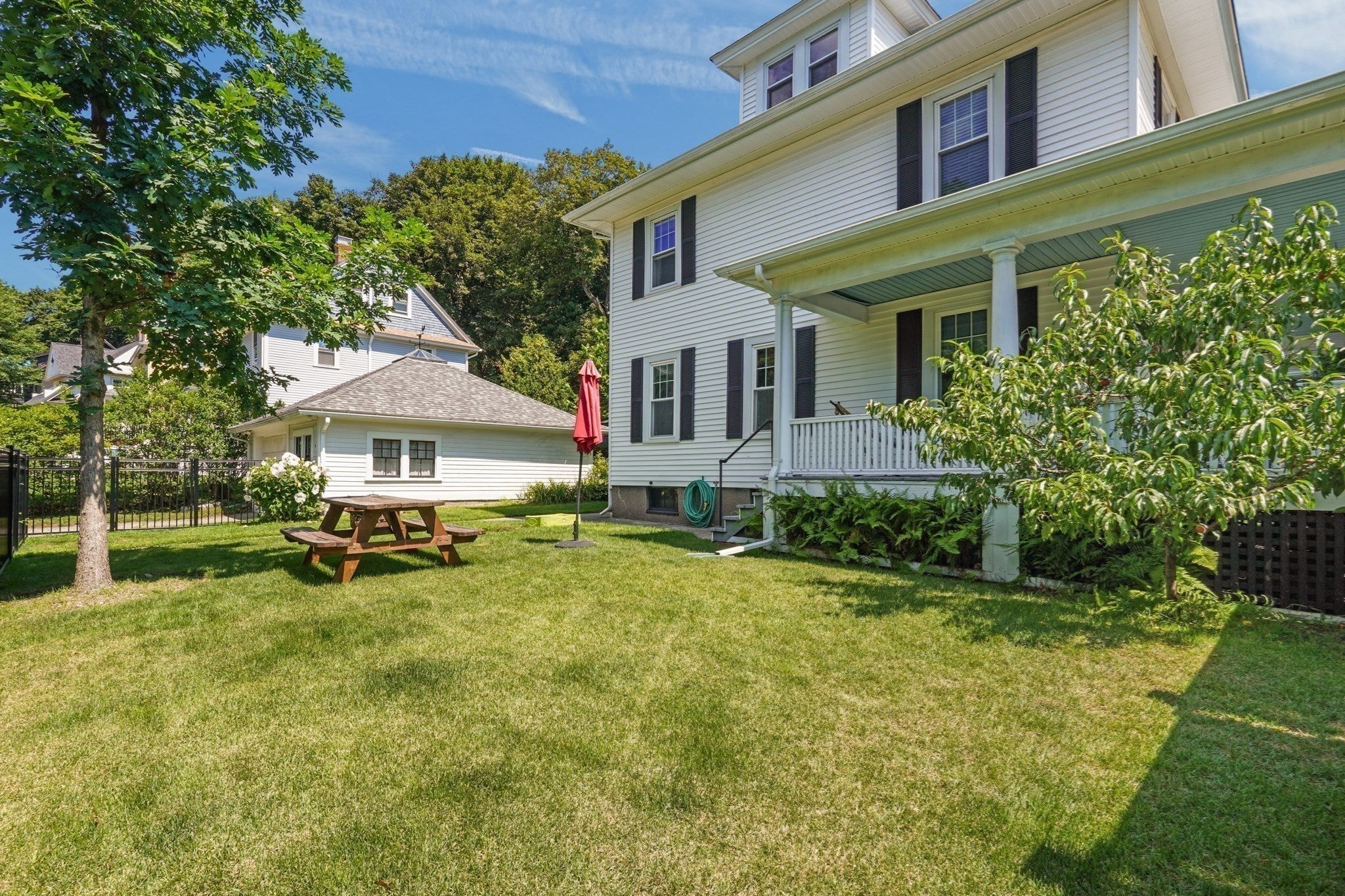 1055 Pleasant