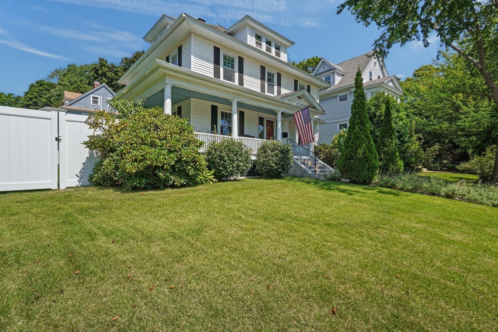 1055 Pleasant