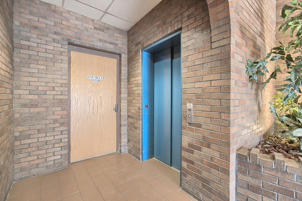 435 Newbury Street 216