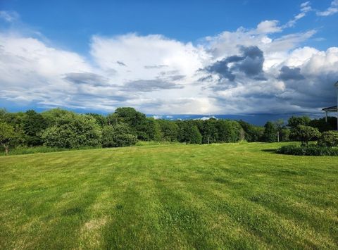 94 E Charlton Rd Spencer MA 01562