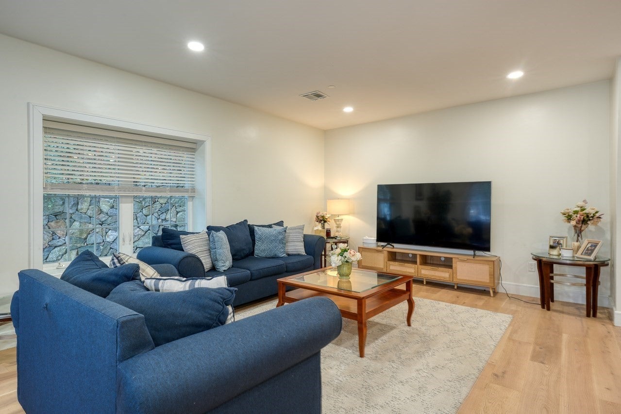 17 School St #A, Hudson, MA, 17 School St #A, Hudson, MA Photo #2