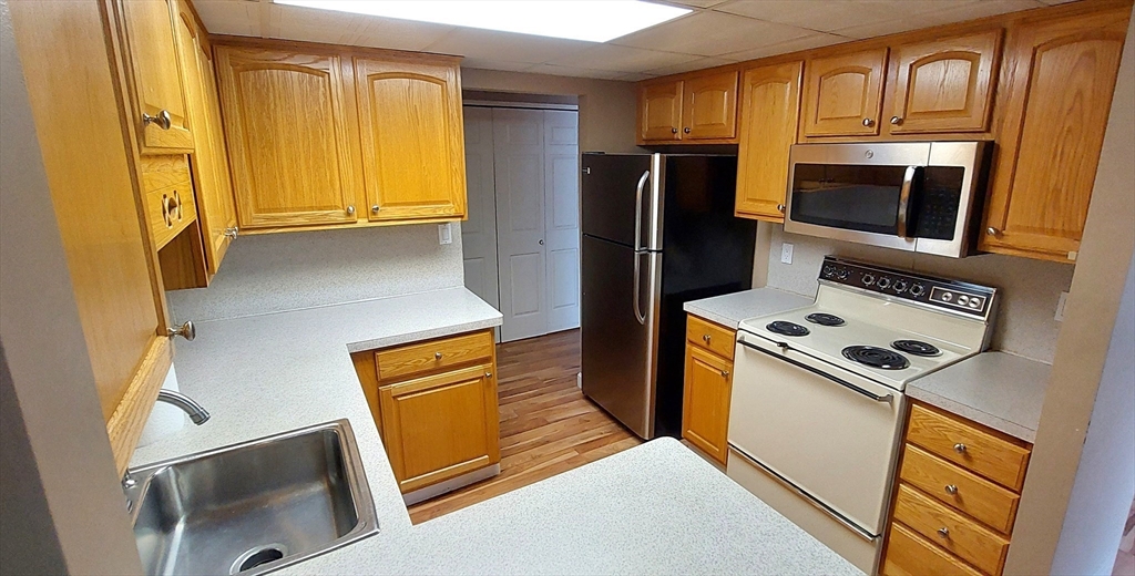 2 Ledgewood Way 7
